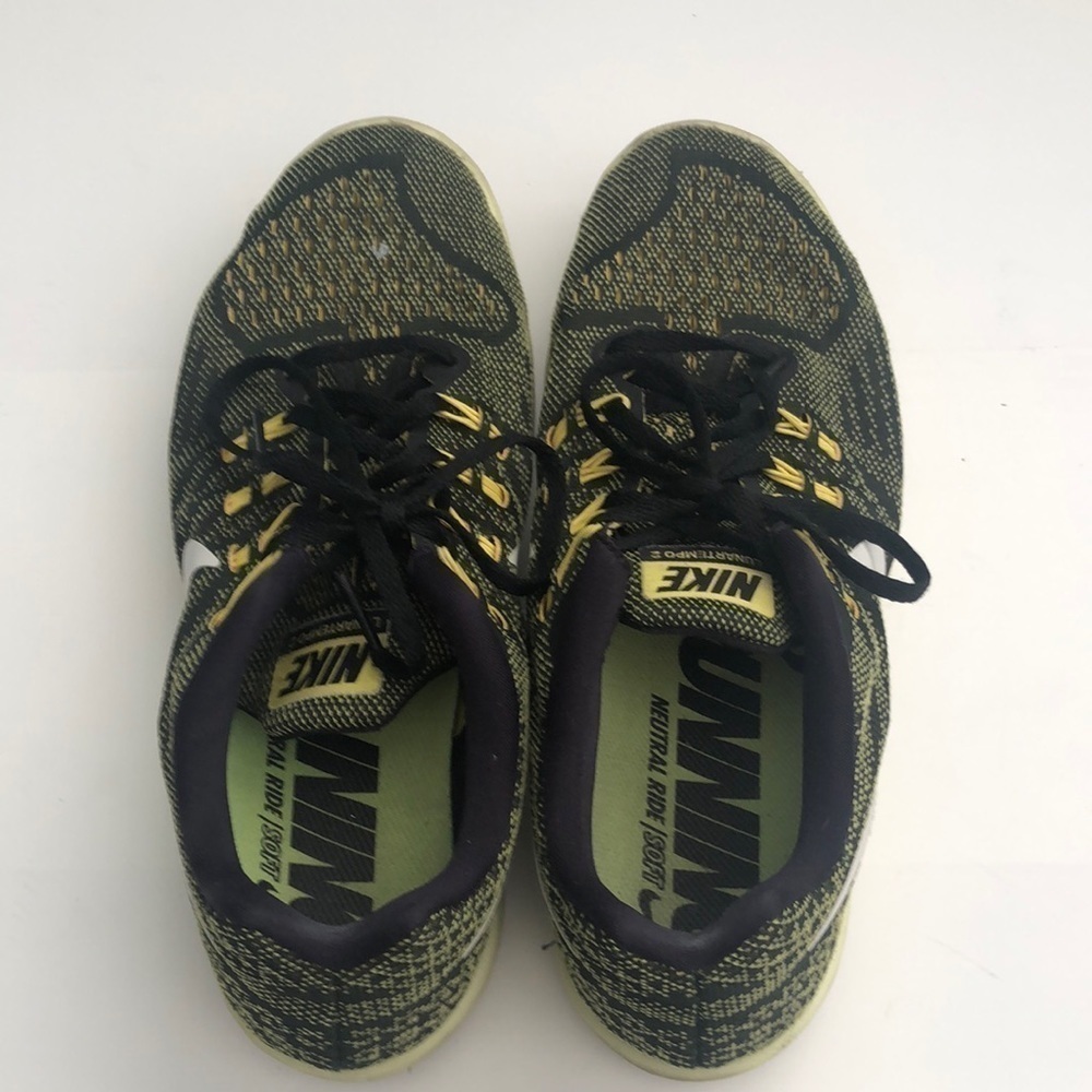 Nike running Lunar Tempo2 yellow and black size 9.5 lace ups side swoosh